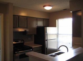 1724 Brookdale Rd APT 11, Naperville, IL 60563