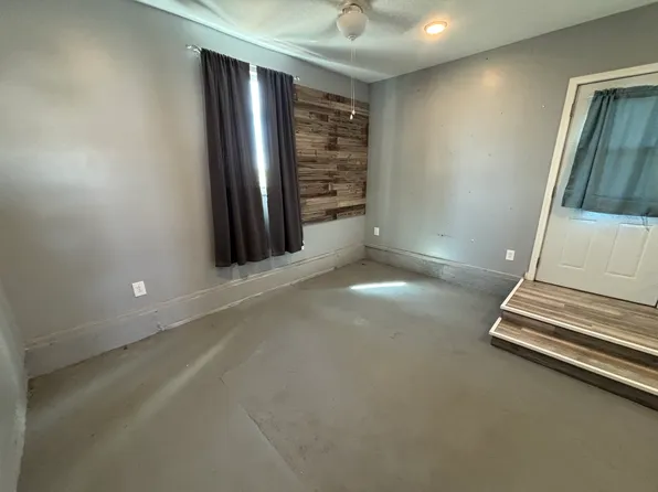 520 E Garfield Ave #B, Sterling, KS 67579