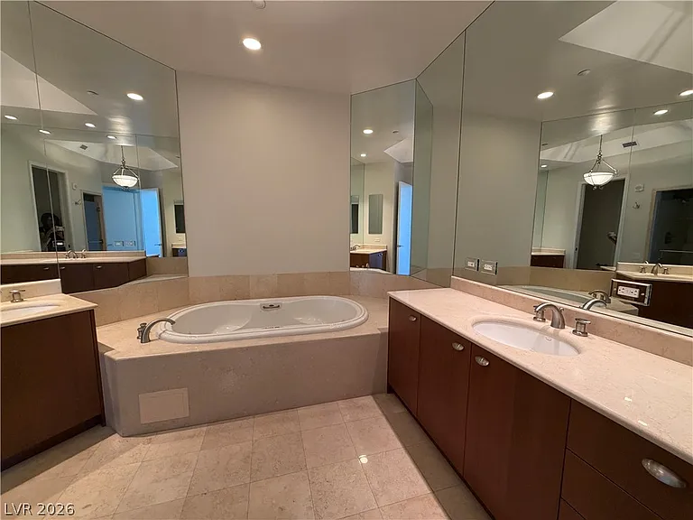 2777 Paradise Rd #205 — Photo 11