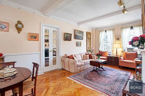 Sold by Bond New York | media 9