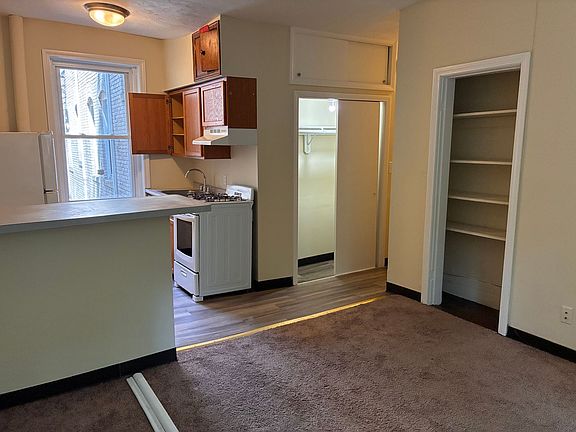 4th image of 161 Kelton St #13