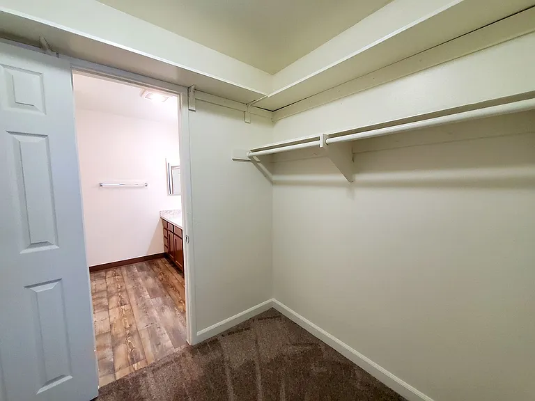 Town and Country Garden Apartments — Photo 21
