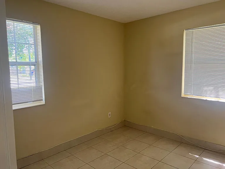 4721 NE 18th Ave #0 — Photo 18