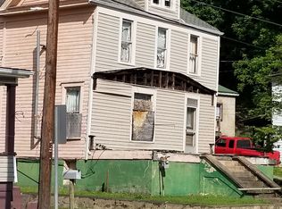 315 E Main St, Mannington, WV 26582