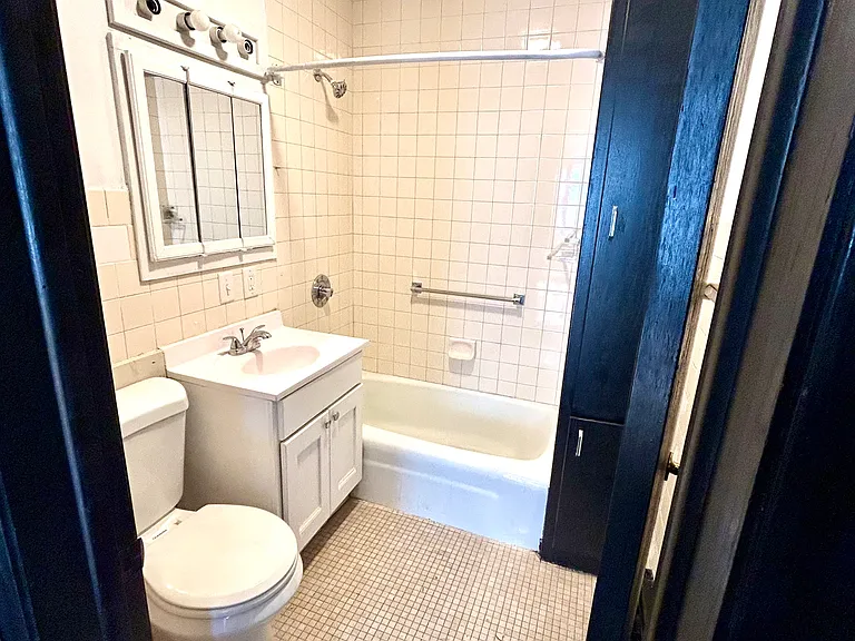 4541 Camden Ave N — Photo 8