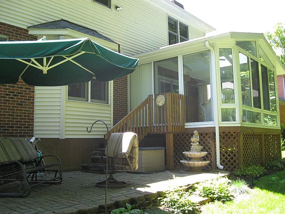 3rd image of 211 Bradford Dr