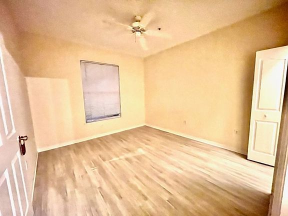 5th image of 8822 Dunes Ct APT 105
