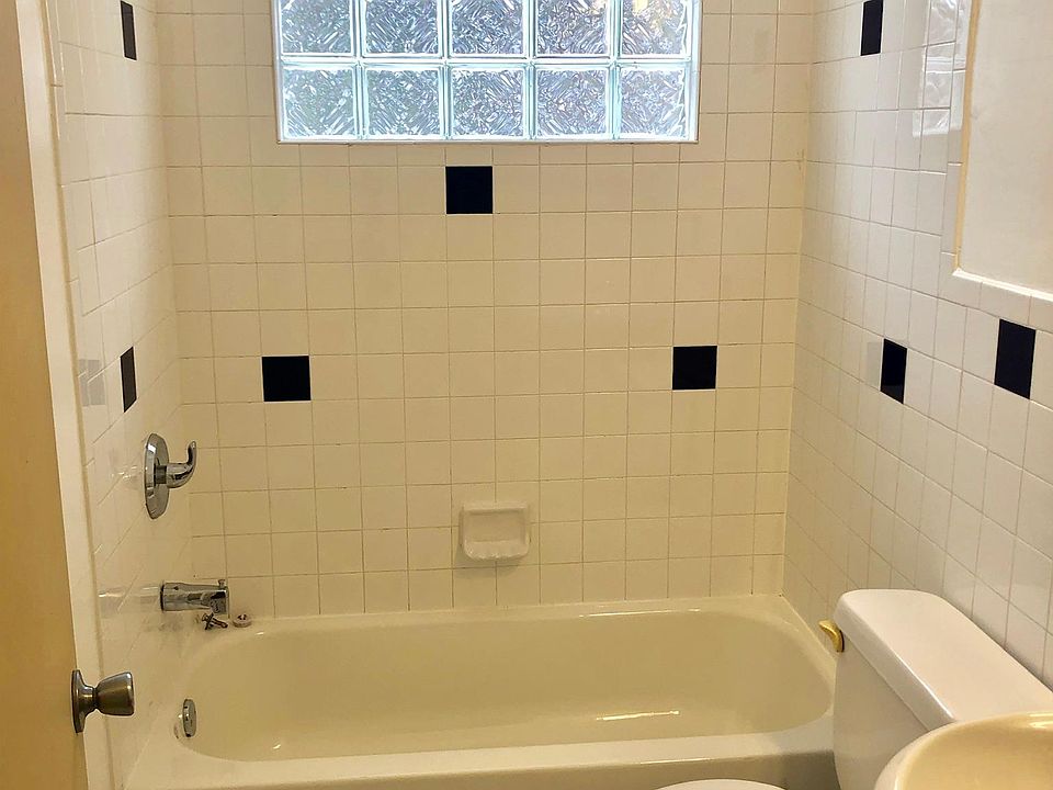 1st image of 149 Morton St E