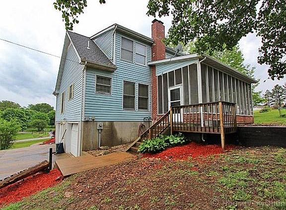 3rd image of 10019 Cherry Hill Ln