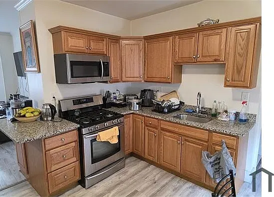 2 bed, 882 sqft, $2,450 — Photo 3