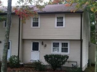 8 Olde Country Village Rd, Londonderry, NH 03053