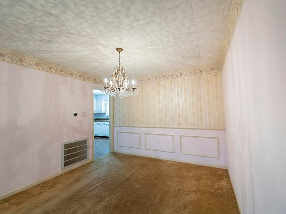 5th image of 410 Bermuda Pl