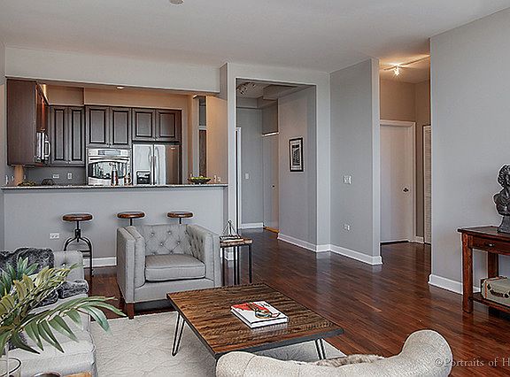 3rd image of 1211 S Prairie Ave APT 2405