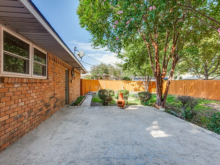 7739 La Manga Dr — Photo 24