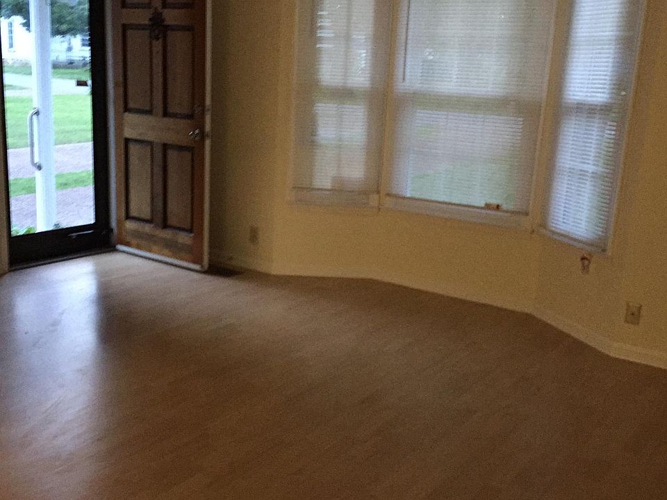 1st image of 108 Gist St