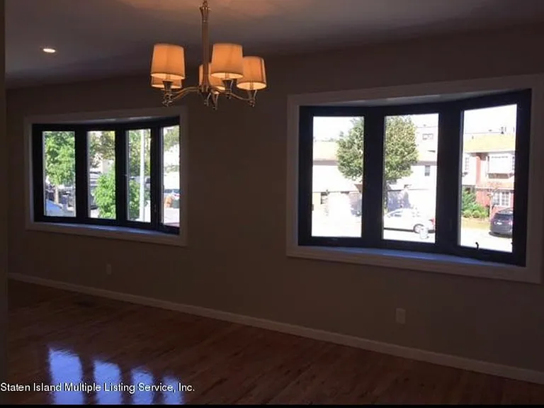 36 Maple Ct — Photo 2