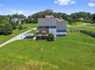 142 Fallen Acorn Dr, Troutman, NC 28166