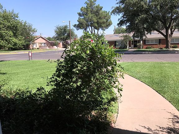 4th image of 2613 Fannin Ave