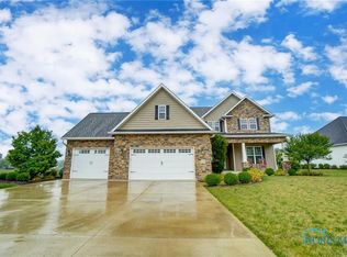 8138 Fernwood Dr, Findlay, OH 45840