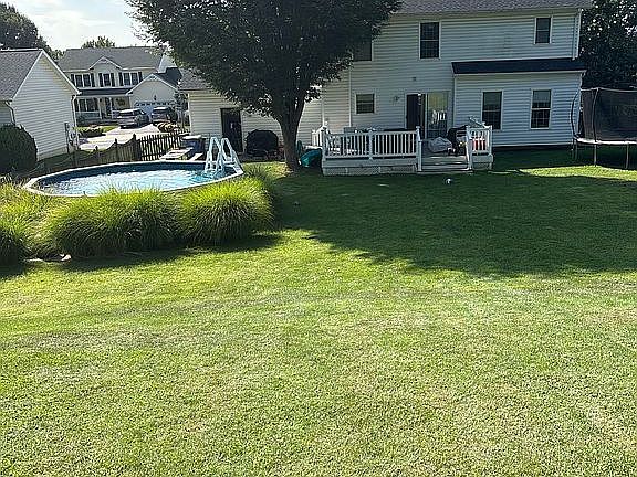 3rd image of 1009 Gullo Rd