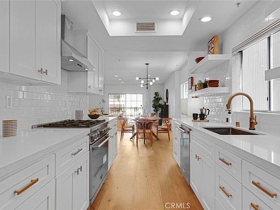 5th image of 1871 Greenfield Ave APT 102