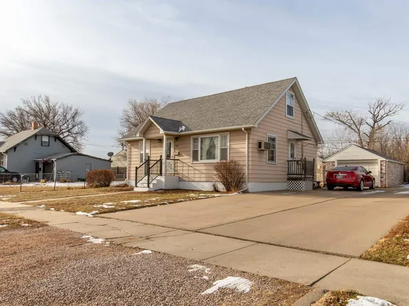 909 Farlow Ave, Rapid City, SD 57701