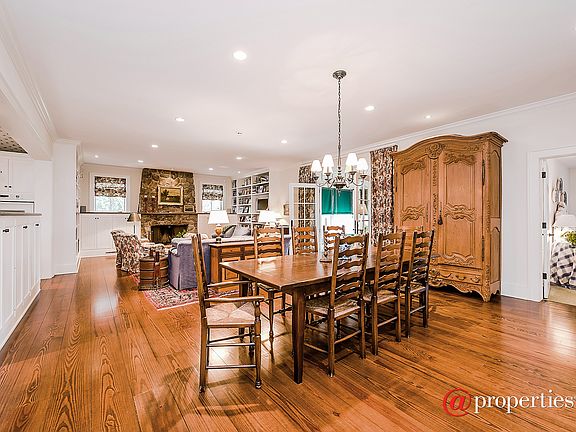 Living Room / Dining Room