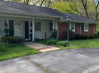 11334 Valley View Ln, Burlington, IA 52601