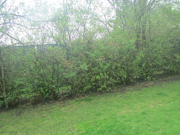 2nd image of 1055 Cove Dr