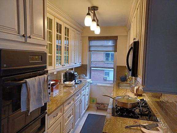 3rd image of 577 Grand St #504