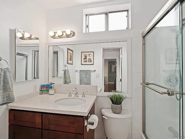 1645 Emerald St #1S — Photo 6