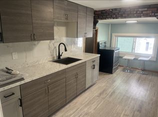 158 Dartmouth St #E, Lowell, MA 01851