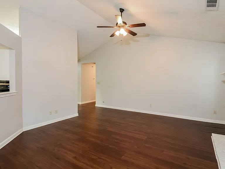 1171 Lennox Ct — Photo 6