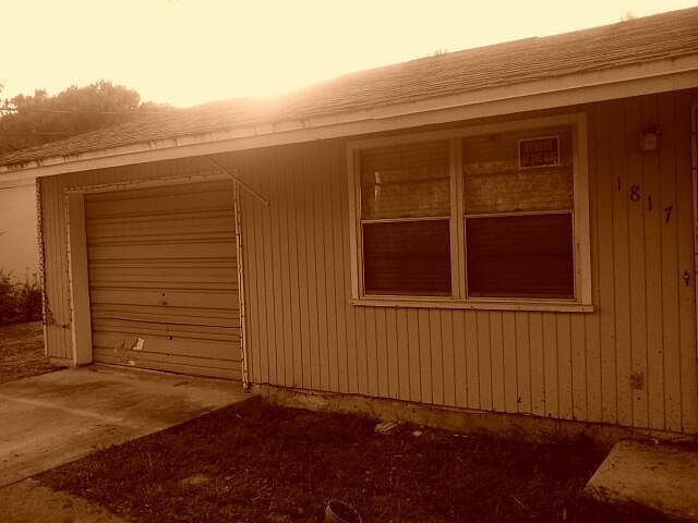 2nd image of 1817 SW Southwest Drive