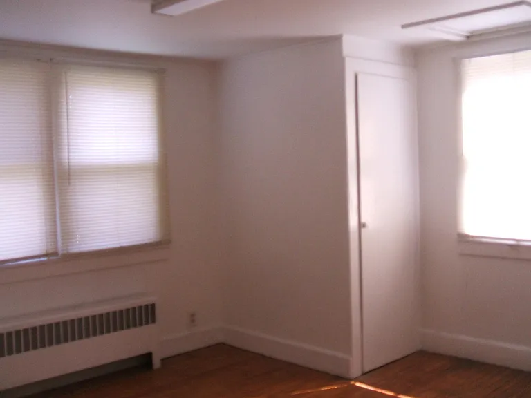 2111 Oak Tree Rd — Photo 11