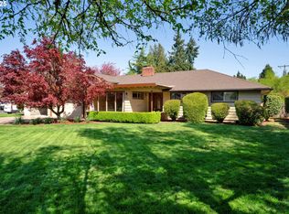 925 Ascot Dr, Eugene, OR 97401