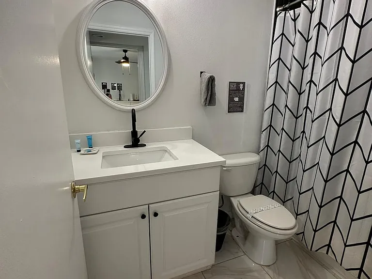 800 Orchid Dr #B — Photo 7