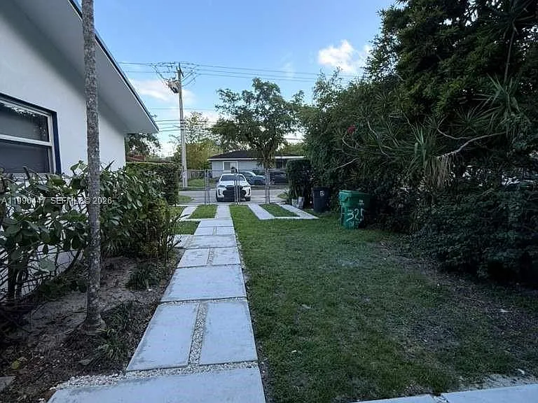 325 NE 131st St — Photo 57