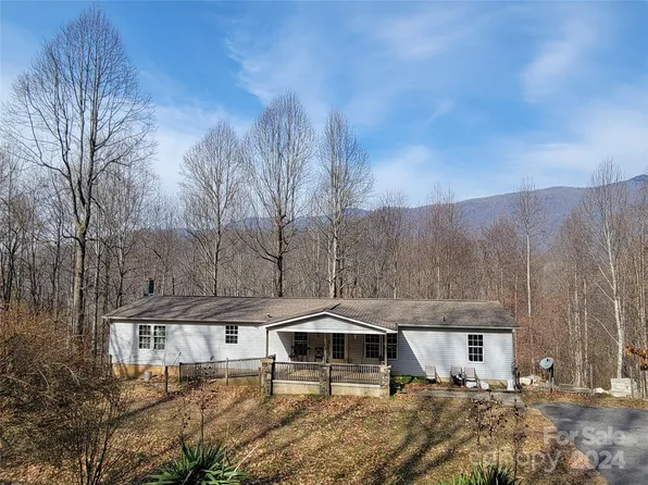 242 Maynor Dr, Sylva, NC 28779