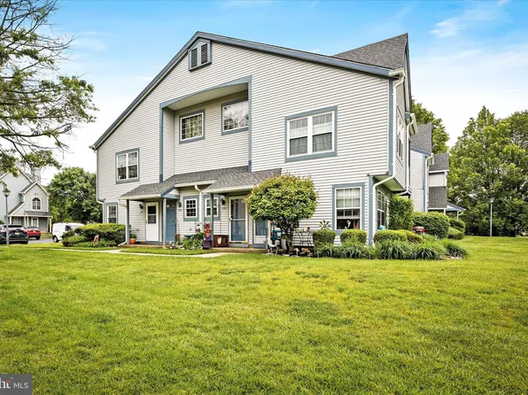 392 Andover Pl, Robbinsville, NJ 08691