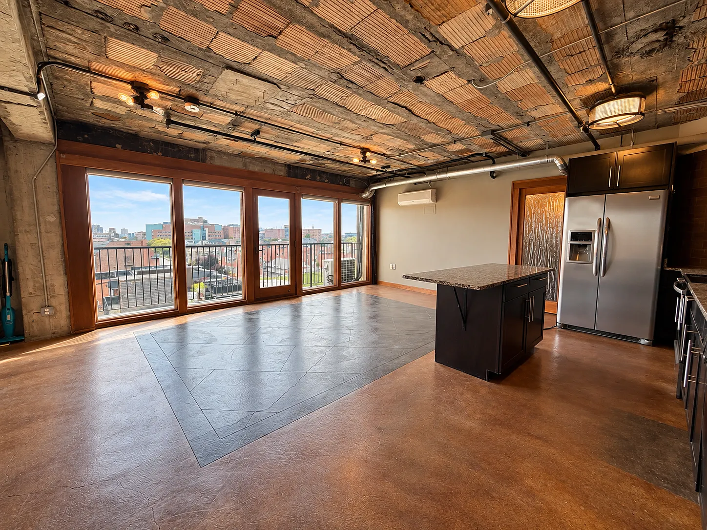 2915 John R St — Photo 2