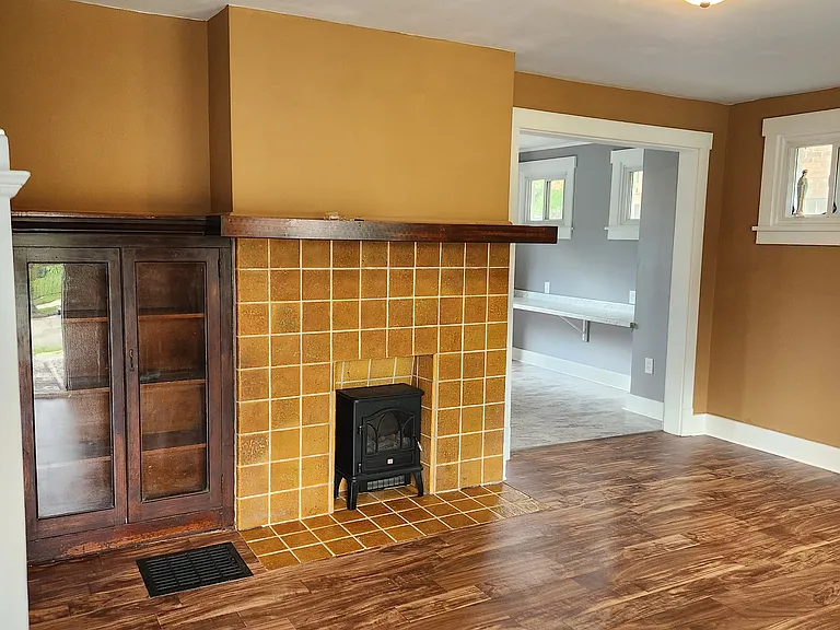 52 Taylor St — Photo 2