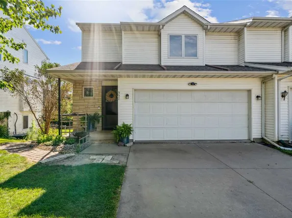 992 22nd Ave, Coralville, IA 52241