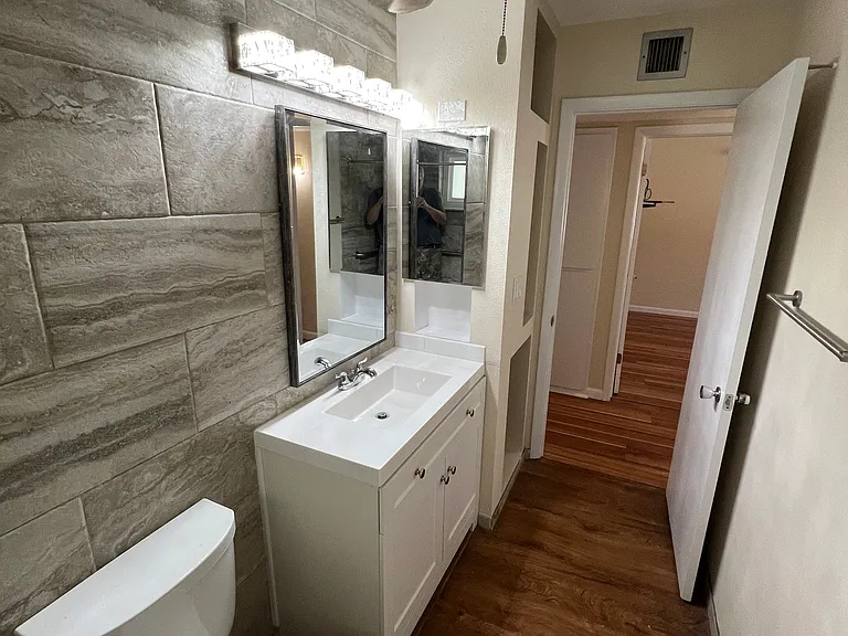 704 Torrey Pines Ave — Photo 8