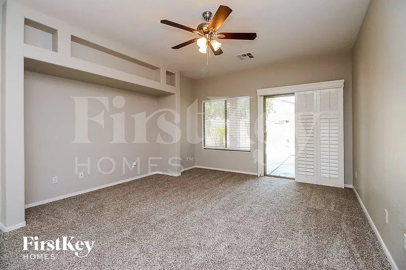 2 bed, 2.0 bath, 1226 sqft, $1,915 — Photo 2