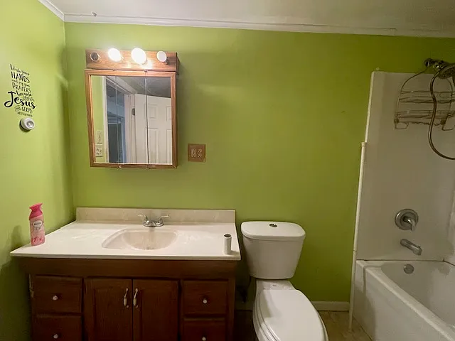 830 Manchester Dr — Photo 13