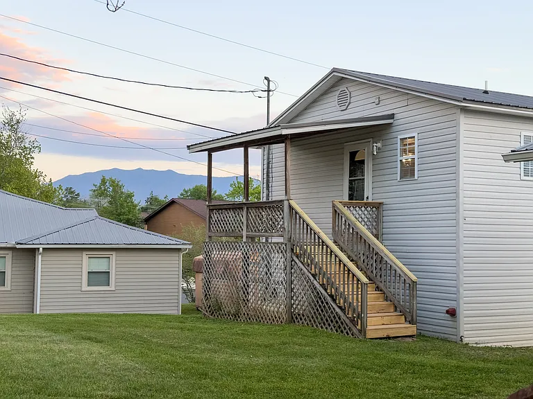 522 Oldham St #B — Photo 12