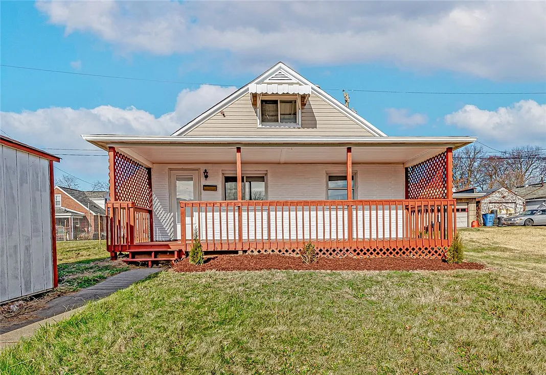 1129 Parkside Dr photo 1
