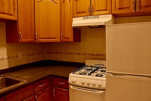 56 Queensberry St #9 Photo 1