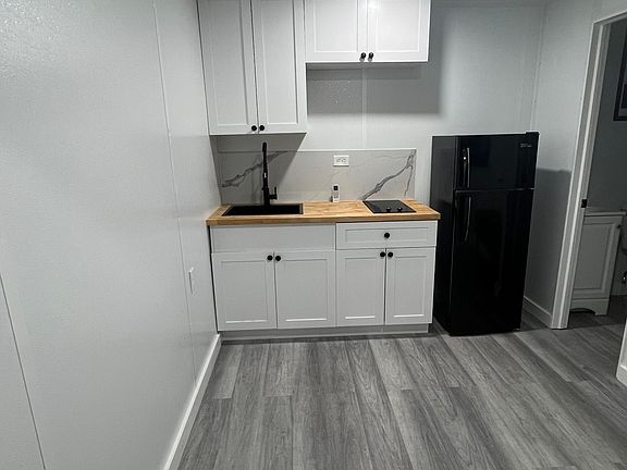 4th image of 2620 W 8th Ln #1A